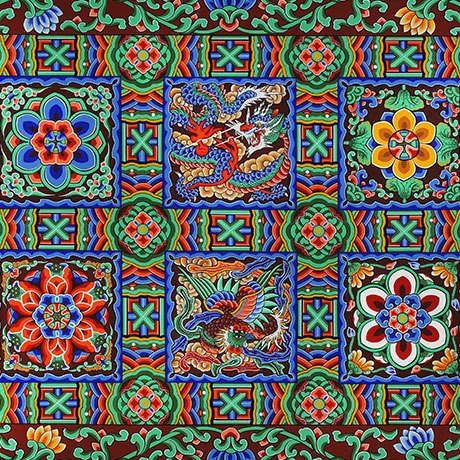 Dancheong pattern with a dragon and a phoenix among lotus panels